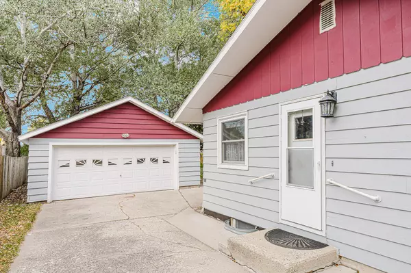 Fargo, ND 58103,1745 15th ST S