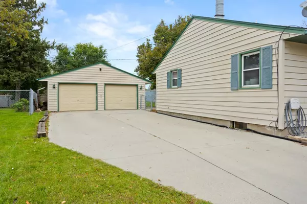 Fargo, ND 58103,705 20th ST S