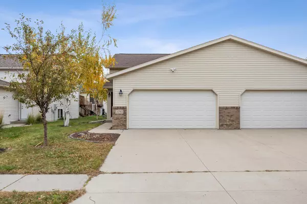 4293 39 1/2 AVE S, Fargo, ND 58104