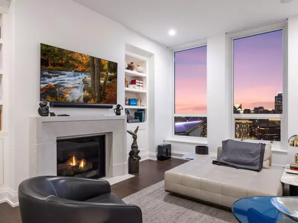 Minneapolis, MN 55415,1111 W River Pkwy