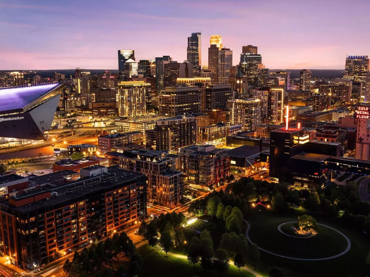 Minneapolis, MN 55415,1111 W River Pkwy