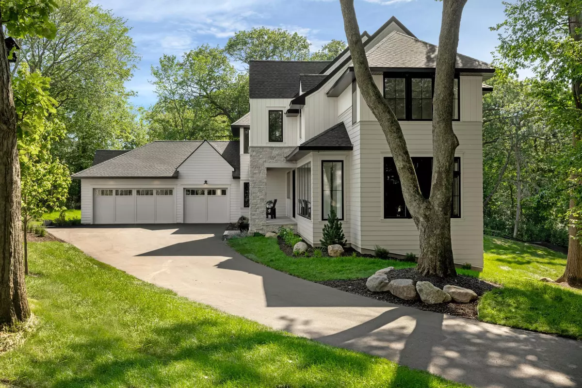 Chanhassen, MN 55317,260 Eastwood CT