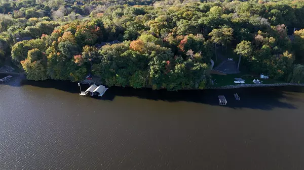 Chanhassen, MN 55317,260 Eastwood CT