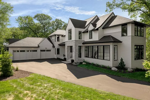 Chanhassen, MN 55317,260 Eastwood CT