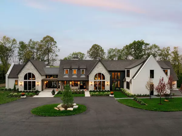 2295 Tamarack DR, Medina, MN 55356