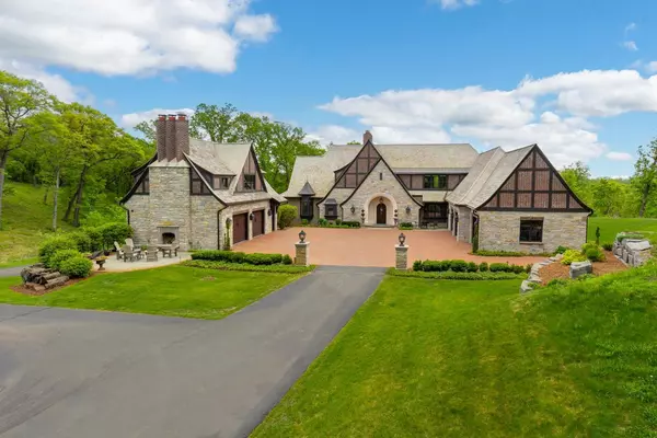 240 Salem Church RD, Saint Paul, MN 55118