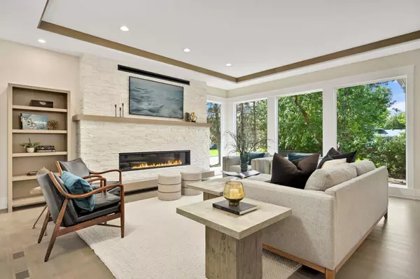 Edina, MN 55436,5316 Highwood DR W