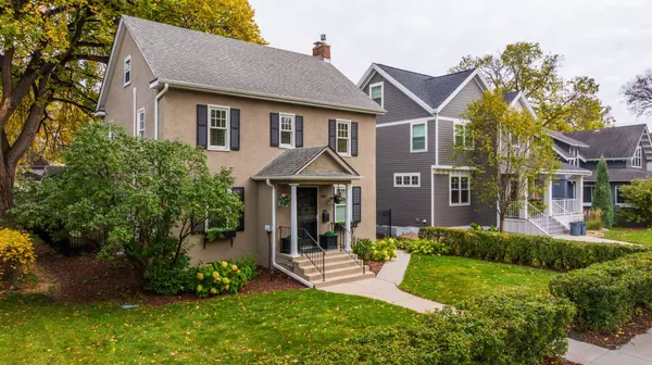 906 8th ST S,  Fargo,  ND 58103