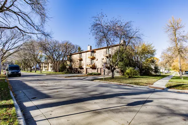 Fargo, ND 58103,403 11th AVE S