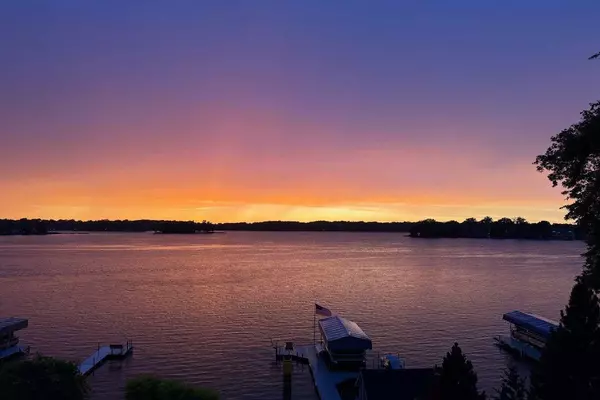 Prior Lake, MN 55372,5344 Candy Cove TRL SE