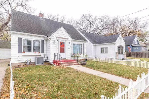 Fargo, ND 58103,1414 10th AVE S