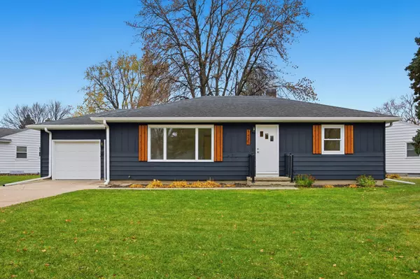 1425 11th ST S, Fargo, ND 58103