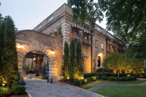 Minneapolis, MN 55419,4415 E Lake Harriet Pkwy