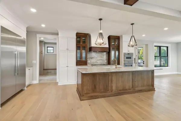 Edina, MN 55436,4509 Oxford AVE