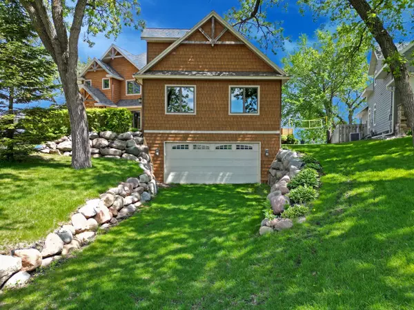 Spicer, MN 56288,263 Lake AVE N