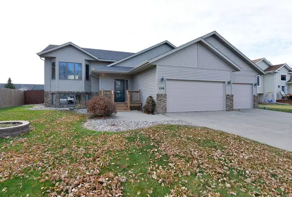 1510 57th AVE S, Fargo, ND 58104