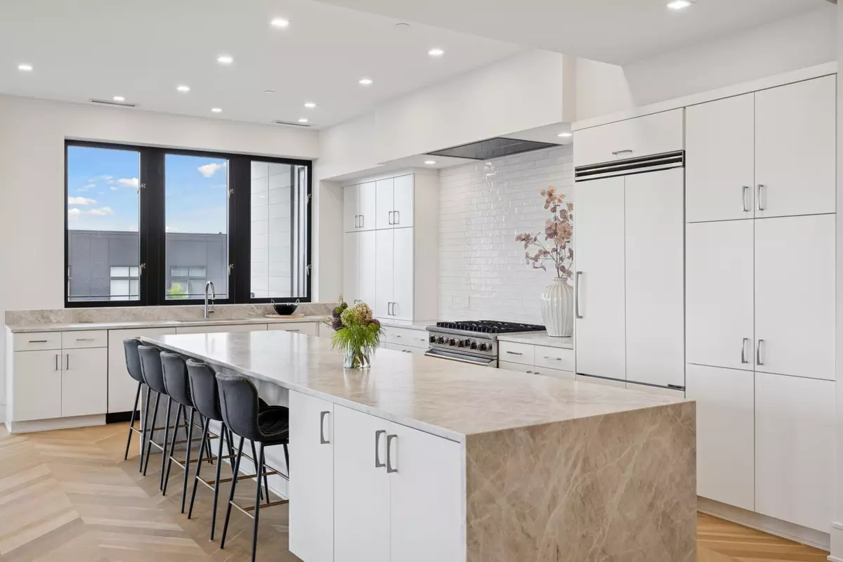 Minneapolis, MN 55408,3041 Holmes AVE S