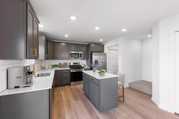 10443 Glenbrook AVE S, Cottage Grove, MN 55016