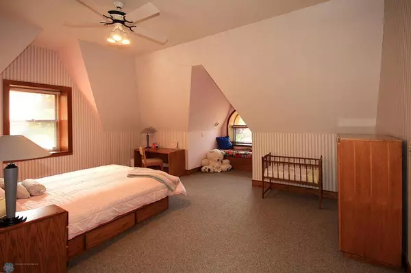 Fargo, ND 58103,611 8 ST S