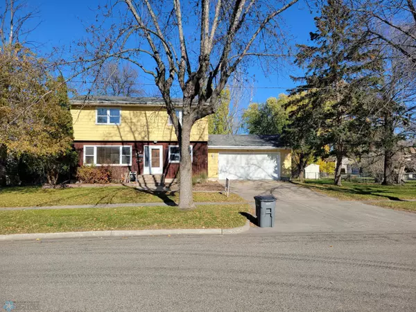 Moorhead, MN 56560,802 11TH AVE N