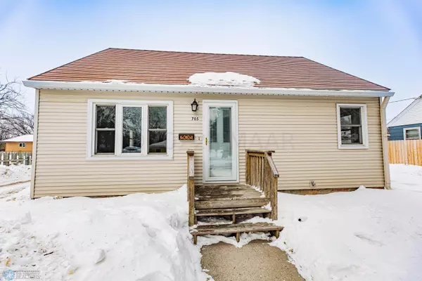 Fargo, ND 58103,705 17TH ST S