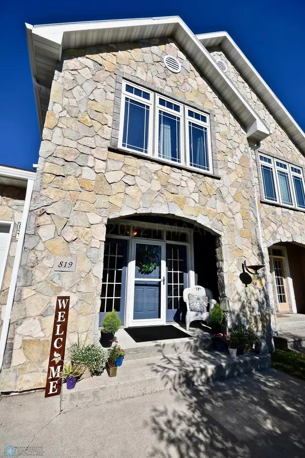 Mapleton, ND 58059,819 BIRDIE CT