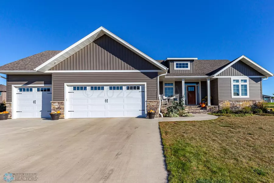 455 P51 BLVD E, Kindred, ND 58051