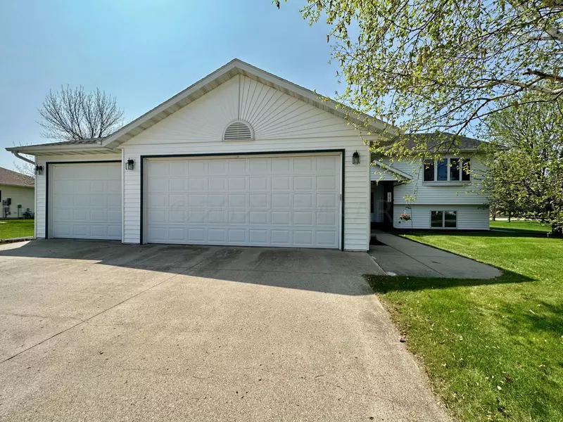 1415 MENDENHALL AVE, Breckenridge, MN 56520