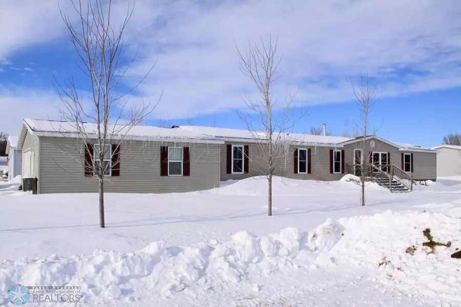 58 HORSESHOE BEND, Horace, ND 58047