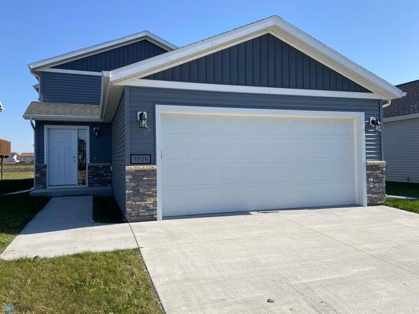 3826 32ND ST S, Moorhead, MN 56560