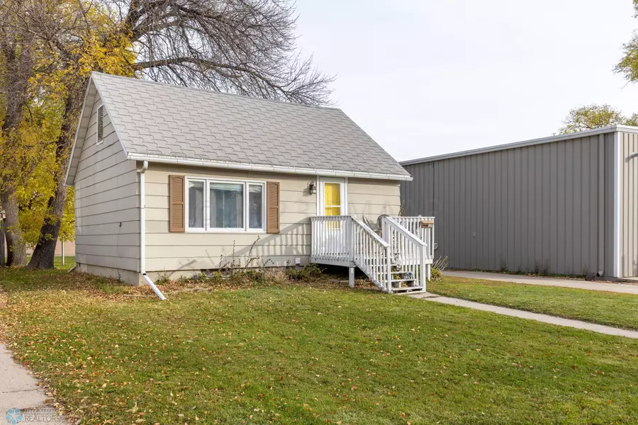 126 1 AVE E, West Fargo, ND 58078