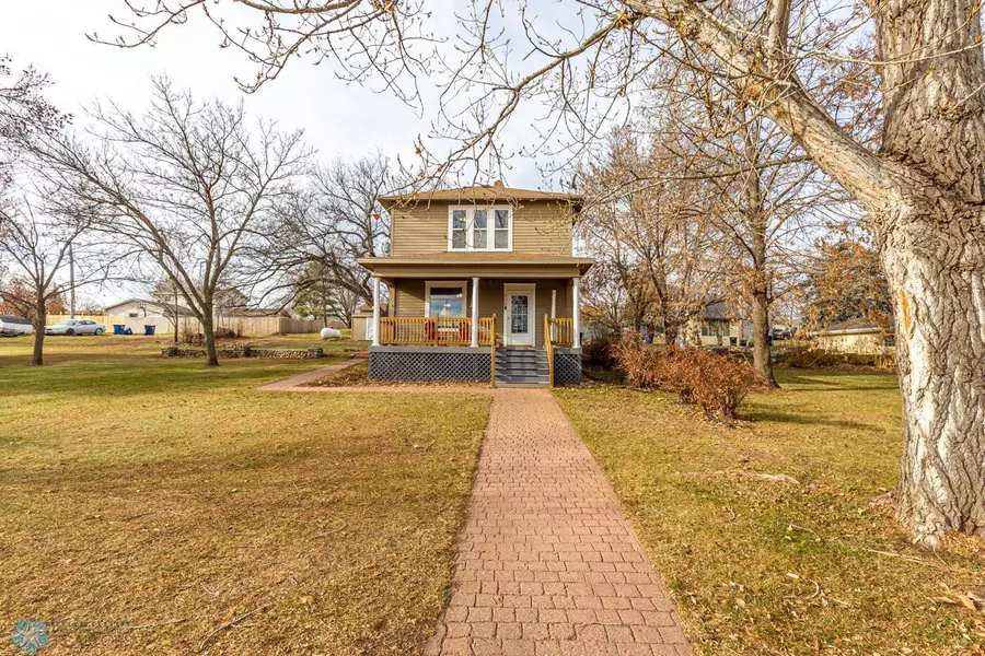 706 ASH ST, Lisbon, ND 58054