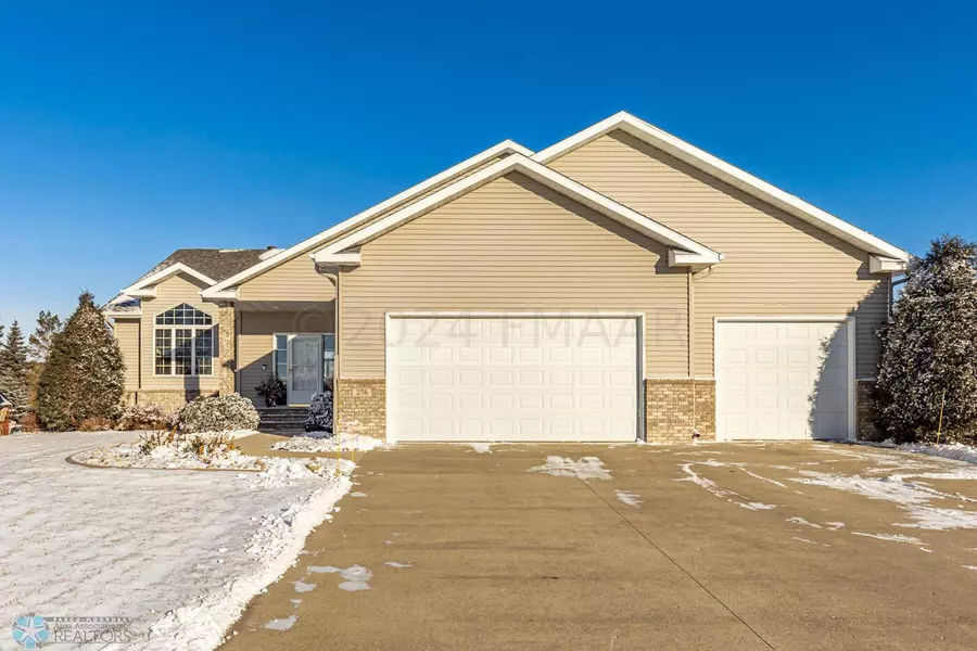 276 CHESTNUT DR, Horace, ND 58047