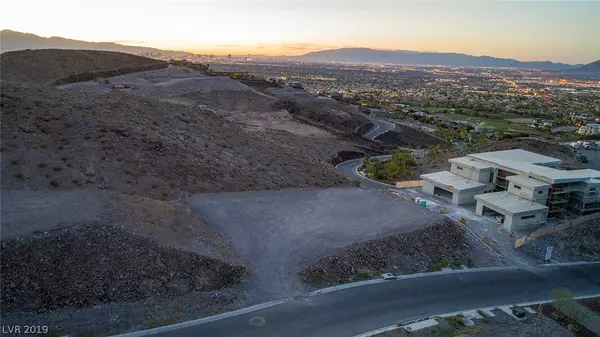 Henderson, NV 89012,633 DRAGON PEAK DR