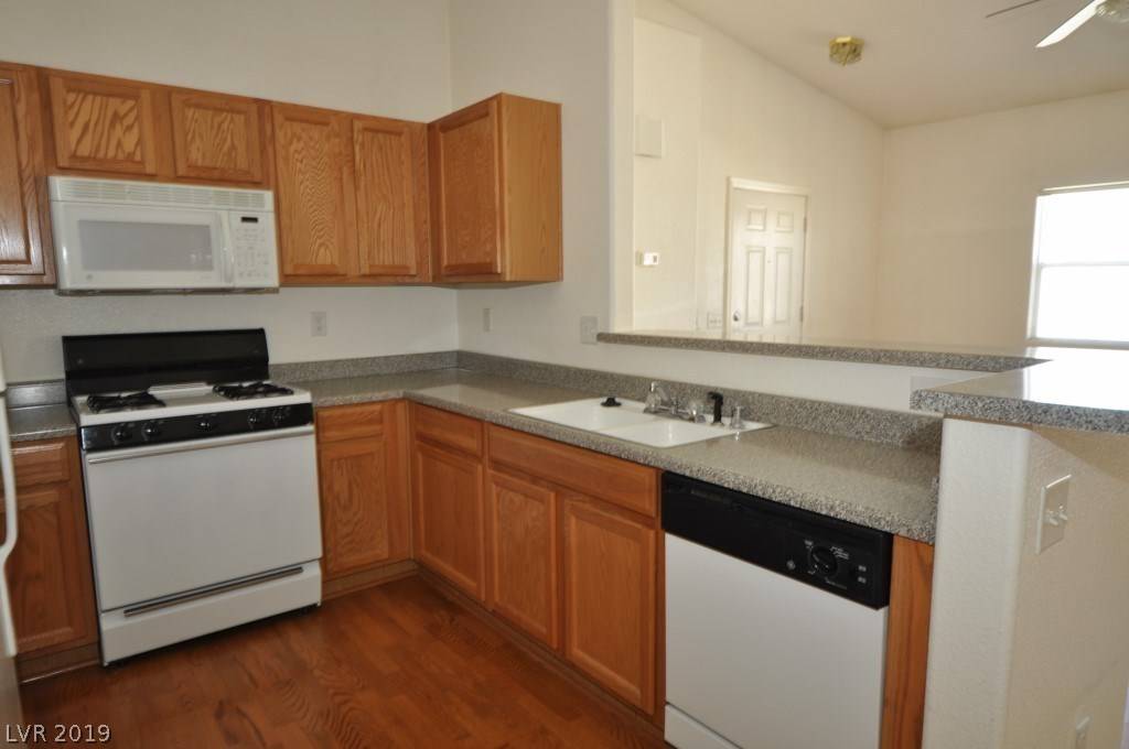 Las Vegas, NV 89117,2101 JADE CREEK ST #201