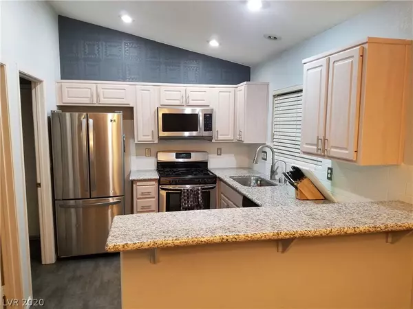 Henderson, NV 89012,252 CAMELBACK RIDGE AVE