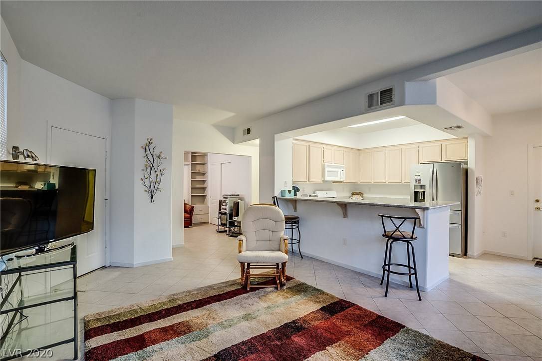 Las Vegas, NV 89134,9901 Trailwood #1088
