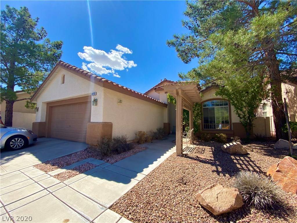 8233 Hot Creek, Las Vegas, NV 89128