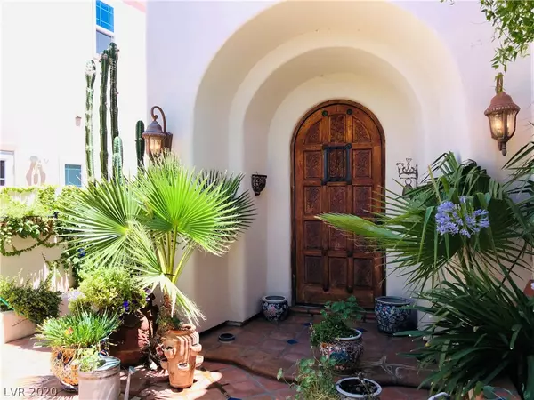 Las Vegas, NV 89128,2828 Lakecrest DR