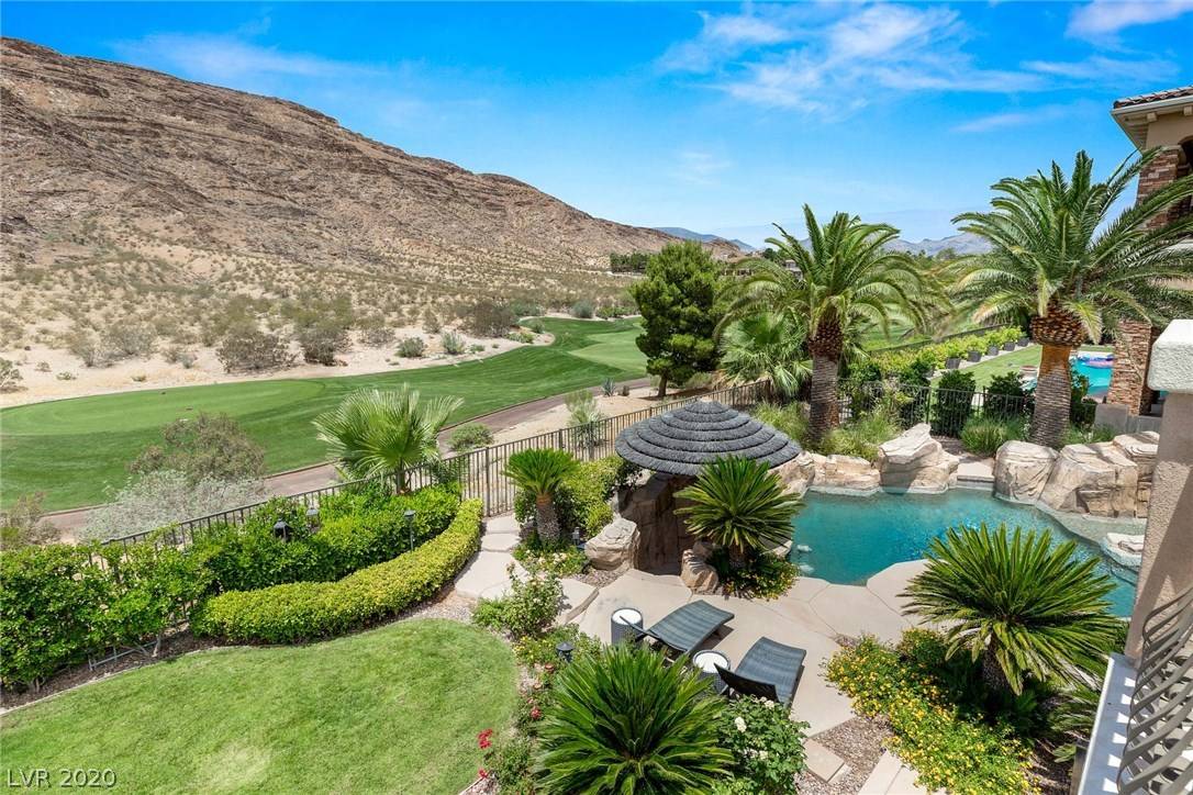 2713 Red Arrow DR, Las Vegas, NV 89135