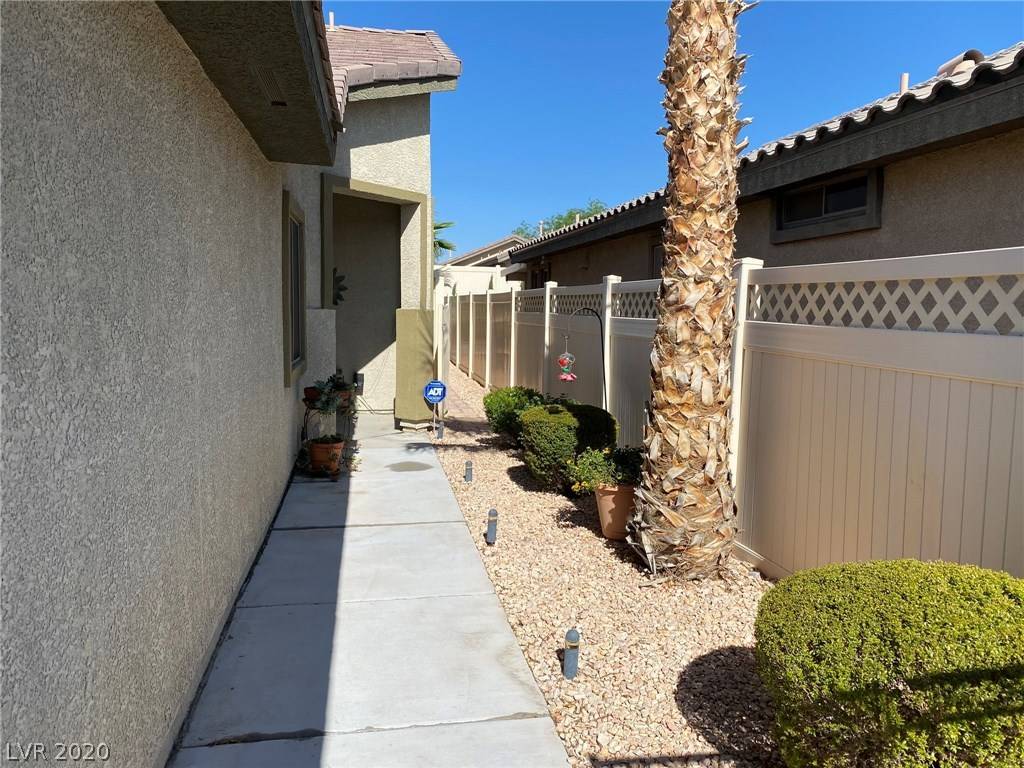 North Las Vegas, NV 89081,5813 Hawkeye Bell ST