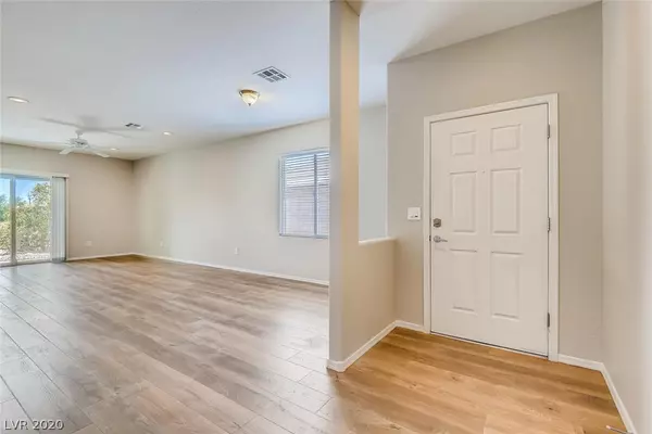 Henderson, NV 89044,2557 Cosmic Dust ST