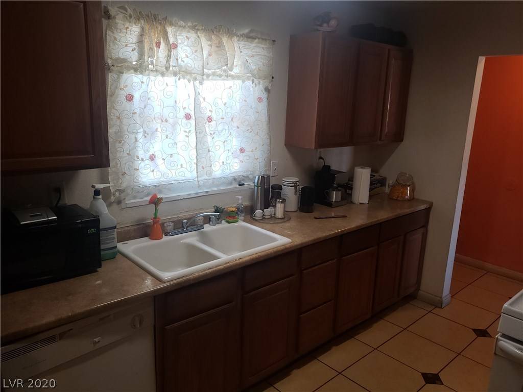 Las Vegas, NV 89108,3103 Elmwood PL