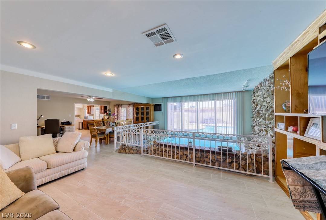 Las Vegas, NV 89146,5208 Del Monte AVE