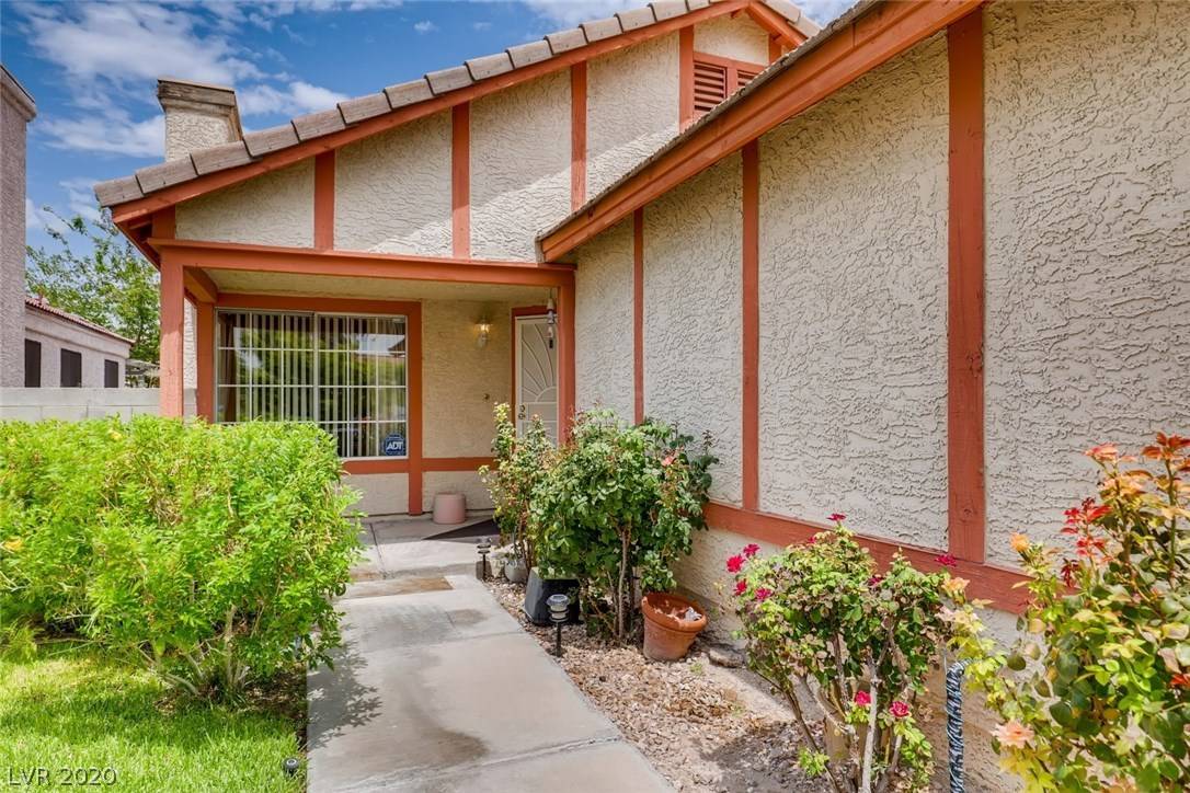 Las Vegas, NV 89108,6128 Warm River RD