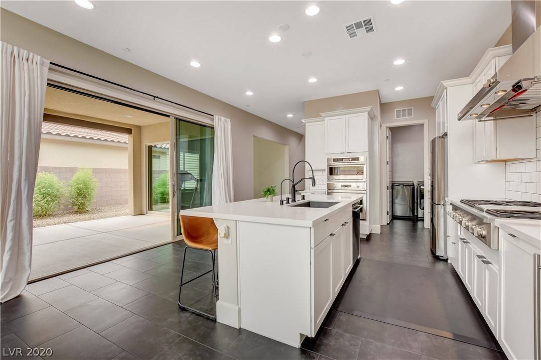Henderson, NV 89044,3017 Barrett Springs AVE