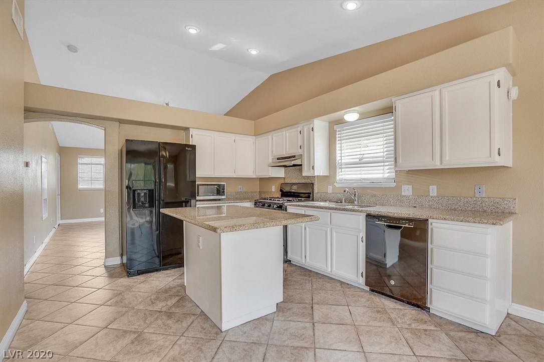8013 Cimarron Ridge DR #201, Las Vegas, NV 89128