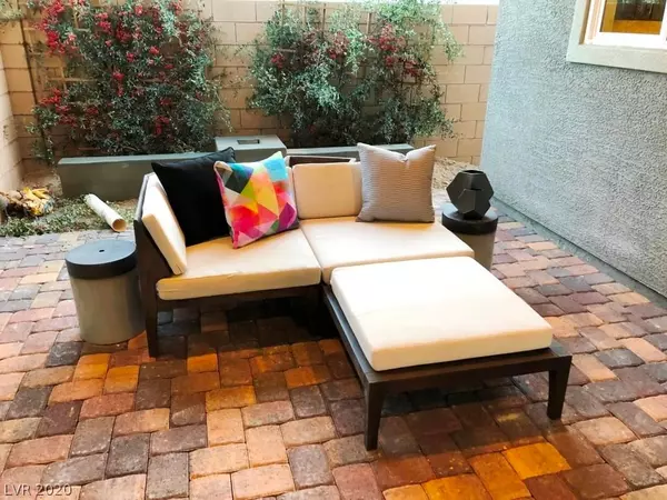 North Las Vegas, NV 89081,5433 Strawberry Swing ST