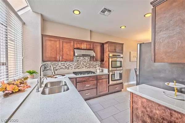 Las Vegas, NV 89117,2104 Lookout Point CIR