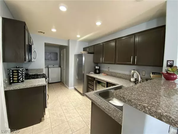 Las Vegas, NV 89147,3870 Starfield LN